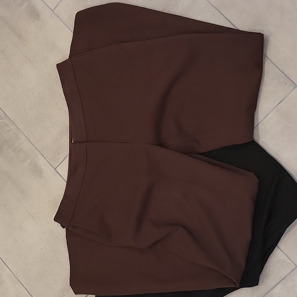 A bundle of Liz Claiborne pants - Picture 5 of 6